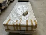 Bed met matras – foto 5 – kavel bij Onlineveilingmeester, Hoogeveen
