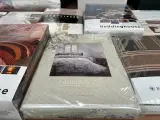 Ca. 25x Dekbed, dekbedovertrekken en hoeslakens, W.o. Beddinghouse, Essenza, Vandyck, Van Der Valk – foto 5 – kavel bij Onlineveilingmeester, Hoogeveen