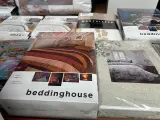 Ca. 25x Dekbed, dekbedovertrekken en hoeslakens, W.o. Beddinghouse, Essenza, Vandyck, Van Der Valk – foto 10 – kavel bij Onlineveilingmeester, Hoogeveen