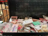 Partij mode- en haaraccessoires W.o. Notino, Misswink, Invisibobble, Magefy – foto 2 – kavel bij Onlineveilingmeester, Hoogeveen