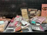 Partij mode- en haaraccessoires W.o. Notino, Misswink, Invisibobble, Magefy – foto 3 – kavel bij Onlineveilingmeester, Hoogeveen