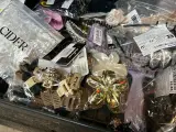 4x Inhoud stellingvak w.o. mode- en haaraccessoires, W.o. H&M, Cider, Contents – foto 6 – kavel bij Onlineveilingmeester, Hoogeveen