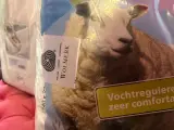 3x Hoogwaardige dekbedden en beddengoed Texels comfort, Emperior Silk, Polydaun – foto 5 – kavel bij Onlineveilingmeester, Hoogeveen