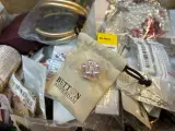 Ca. 190x Sieraden, Dr.Jart+, Button Amsterdam – foto 5 – kavel bij Onlineveilingmeester, Hoogeveen