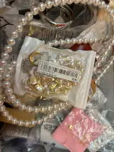 Ca. 190x Sieraden, Dr.Jart+, Button Amsterdam – foto 10 – kavel bij Onlineveilingmeester, Hoogeveen