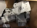Inhoud stellingvak w.o. installatieautomaten W.o. ABB, ETI – foto 4 – kavel bij Onlineveilingmeester, Hoogeveen