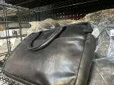 2x Inhoud stellingvak w.o. tassen W.o. Geekoto – foto 3 – kavel bij Onlineveilingmeester, Hoogeveen
