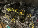 2x Inhoud stellingvak w.o. accessoires voor honden W.o. Sharon – foto 3 – kavel bij Onlineveilingmeester, Hoogeveen