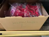 2x Inhoud stellingvak w.o. kattentuigjes – foto 3 – kavel bij Onlineveilingmeester, Hoogeveen