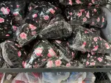 3x Inhoud stellingvak w.o. binnenhoek-montagebeugel W.o. Digitus – foto 3 – kavel bij Onlineveilingmeester, Hoogeveen