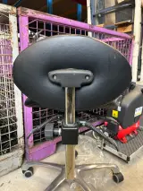 3x Verrijdbare kruk met rugleuning – foto 3 – kavel bij Onlineveilingmeester, Hoogeveen