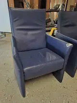 2x Lederen fauteuil blauw – foto 2 – kavel bij Onlineveilingmeester, Middelburg