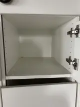 Lockerkasten met cijferslot en vergadertafels – foto 2 – kavel bij Domeinen Roerende Zaken, Zwolle