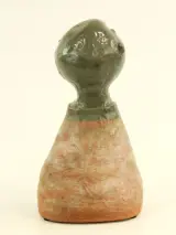 Charmant terracotta beeld - dromerige figuur in zalm en groen/grijs - 40,5 cm – foto 3 – kavel bij De Kringwinkel, Antwerpen