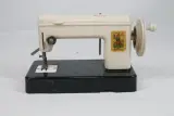 Vintage Nähzwerg Speelgoednaaimachine – foto 2 – kavel bij De Kringwinkel, Brecht