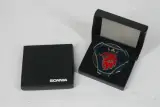 Scania-grille-emblemen – kavel bij De Kringwinkel, Brecht