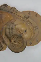 Religieus wandsculptuur van Maria met het kind Jezus – foto 6 – kavel bij De Kringwinkel, Brecht
