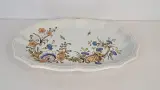 Groot decoratief serveerschaal met bloemmotief – kavel bij De Kringwinkel, Turnhout