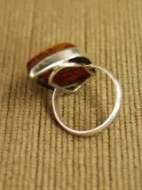 Sterling zilveren ring met barnsteen – foto 3 – kavel bij De Kringwinkel, Antwerpen