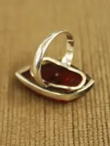 Sterling zilveren ring met barnsteen – foto 4 – kavel bij De Kringwinkel, Antwerpen