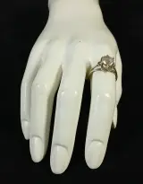 Zilveren ring met grote steen – kavel bij De Kringwinkel, Turnhout