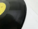 Vinylplaat Nu - We Love The Sun – foto 8 – kavel bij De Kringwinkel, Heverlee