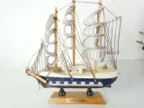 Set van 7 decoratieve houten modelzeilschepen – foto 16 – kavel bij De Kringwinkel, Heverlee