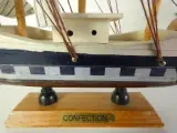 Set van 7 decoratieve houten modelzeilschepen – foto 18 – kavel bij De Kringwinkel, Heverlee