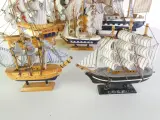 Set van 7 decoratieve houten modelzeilschepen – foto 3 – kavel bij De Kringwinkel, Heverlee
