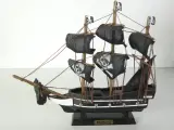 Set van 7 decoratieve houten modelzeilschepen – foto 22 – kavel bij De Kringwinkel, Heverlee