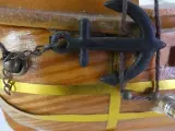 Set van 7 decoratieve houten modelzeilschepen – foto 10 – kavel bij De Kringwinkel, Heverlee