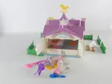 My Little Pony Show Stable speelset met accessoires – foto 2 – kavel bij De Kringwinkel, Heverlee