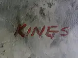 Olieverfschilderij van een zittend naakt – gesigneerd Kings – foto 12 – kavel bij De Kringwinkel, Heverlee