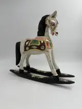 Handbeschilderd Indiaas Houten Schommelpaard – kavel bij De Kringwinkel, Gent