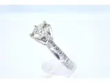 Witgouden ring met diamant met een briljant geslepen diamant van 2.50 carat – foto 3 – kavel bij Onlineveilingmeester