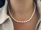 Parelsnoer met gouden sluiting met diamant – foto 2 – kavel bij Onlineveilingmeester