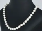 Parelsnoer met gouden sluiting met diamant – foto 3 – kavel bij Onlineveilingmeester