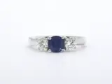 Witgouden trilogy ring met diamanten en saffier – foto 5 – kavel bij Onlineveilingmeester