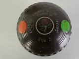 Set van 4 Thomas Taylor lawn bowls in houten kist – foto 4 – kavel bij De Kringwinkel, Heverlee