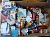 Ca. 354x Handelsgoederen en speelgoed, Guess, HP, Harry Potter – foto 2 – kavel bij Onlineveilingmeester, Dokkum