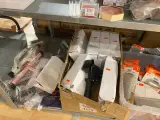 Ca. 256x Handelsgoederen, Grohe, Lucide, Nokia, Etc – foto 11 – kavel bij Onlineveilingmeester, Dokkum