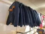 Ca. 312x Kinder- dames- en herenkleding, Jack&Jones, Only, Name It Etc – kavel bij Onlineveilingmeester, Dokkum