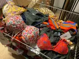 Ca. 201x Badmode, bikinibroekjes en -topjes, Cyell, Fantasie, Shiwi Etc – kavel bij Onlineveilingmeester, Dokkum