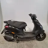 Scooter, Piaggio, Zip, 2023 – kavel bij Domeinen Roerende Zaken, Groningen