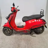 Snorscooter, Vespa, Primavera, 2019 – foto 19 – kavel bij Domeinen Roerende Zaken, Groningen