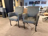 Set van 2 eetkamerstoelen, zwart onderstel olive groen – foto 2 – kavel bij Onlineveilingmeester, Joure