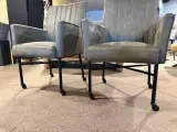 Set van 2 eetkamerstoelen, zwart onderstel olive groen – foto 11 – kavel bij Onlineveilingmeester, Joure