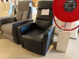 Relaxfauteuil, elektrisch verstelbaar zwart – foto 2 – kavel bij Onlineveilingmeester, Joure