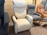 Relaxfauteuil, elektrisch verstelbaar wit – foto 2 – kavel bij Onlineveilingmeester, Joure