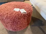 Ronde poef donker roze – foto 3 – kavel bij Onlineveilingmeester, Joure